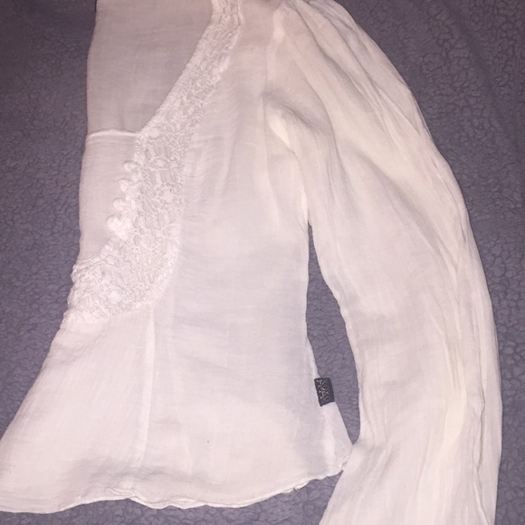 Crocheted and Linen Boho Top with flared sleeves - Picture 8 of 8